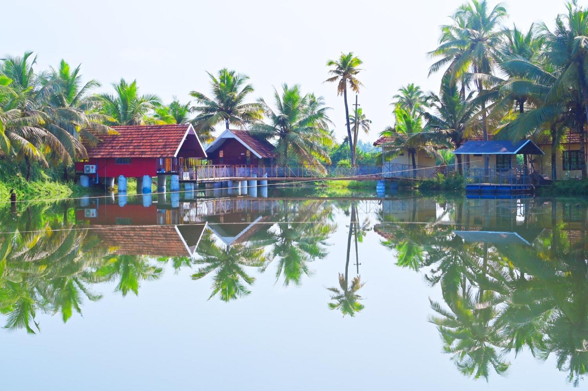Munroe Island Lake Resort Mundrothuruth Extérieur photo