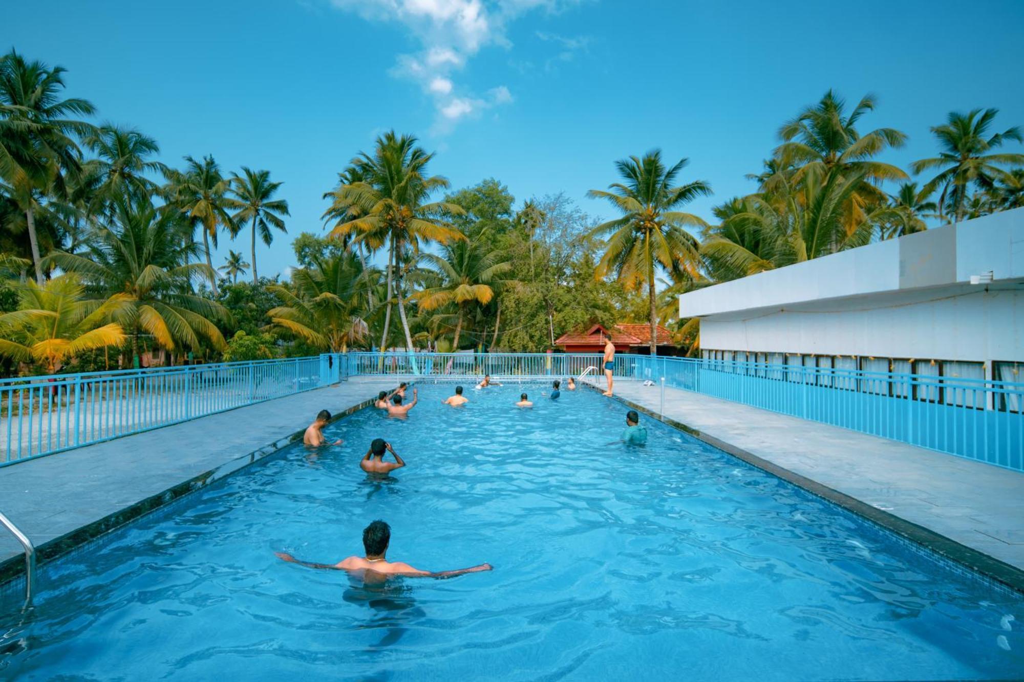Munroe Island Lake Resort Mundrothuruth Extérieur photo