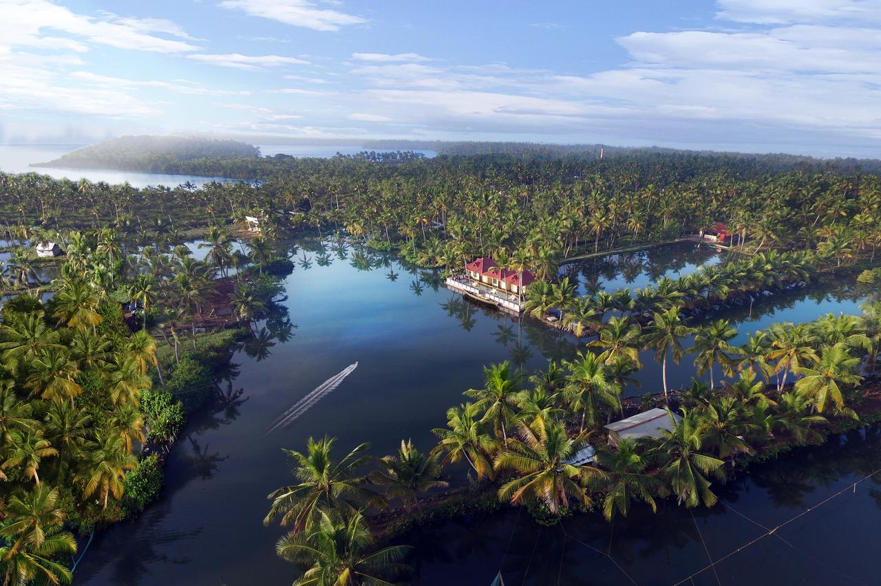 Munroe Island Lake Resort Mundrothuruth Extérieur photo