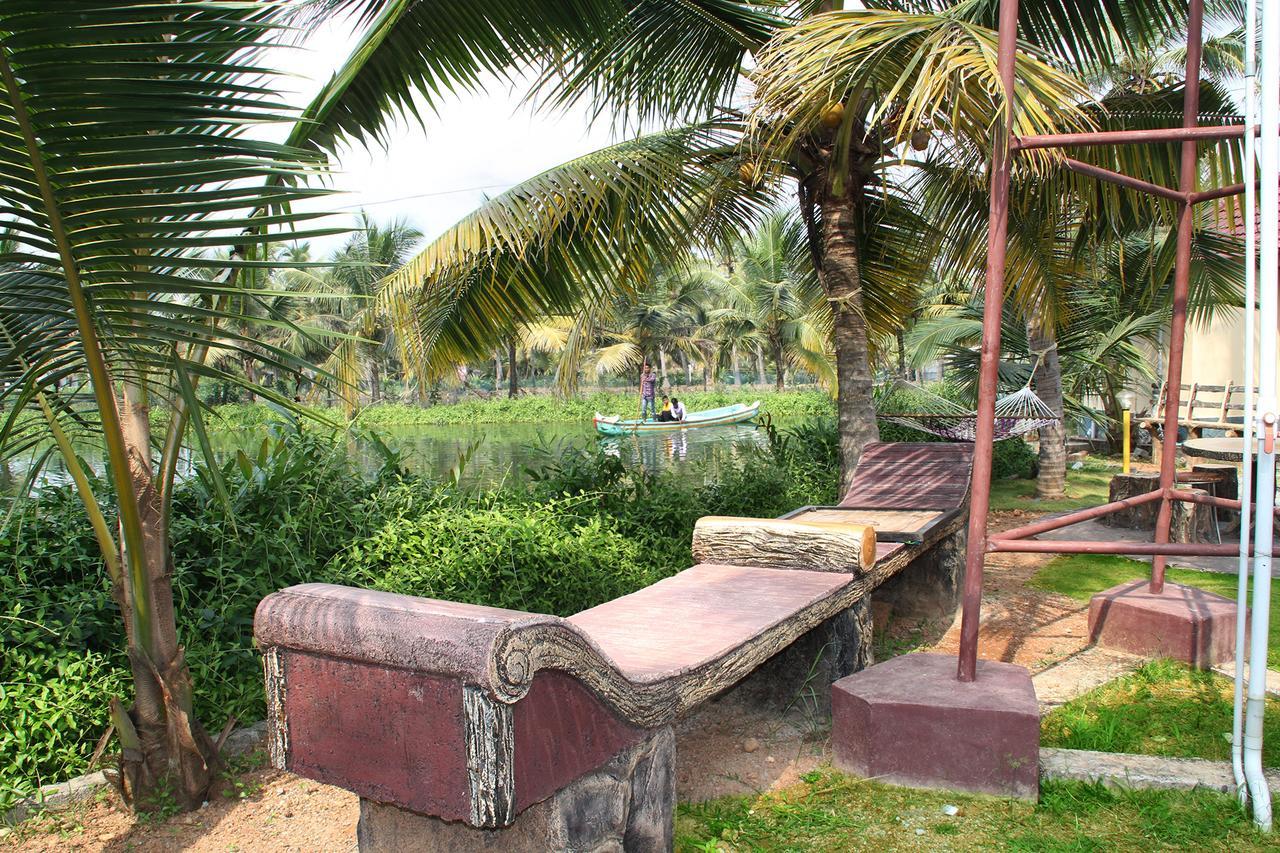 Munroe Island Lake Resort Mundrothuruth Extérieur photo